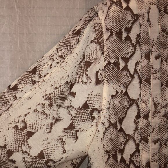 L Python Print Pullover Style V-Neck Long Sleeve Blouse - Picture 7 of 10